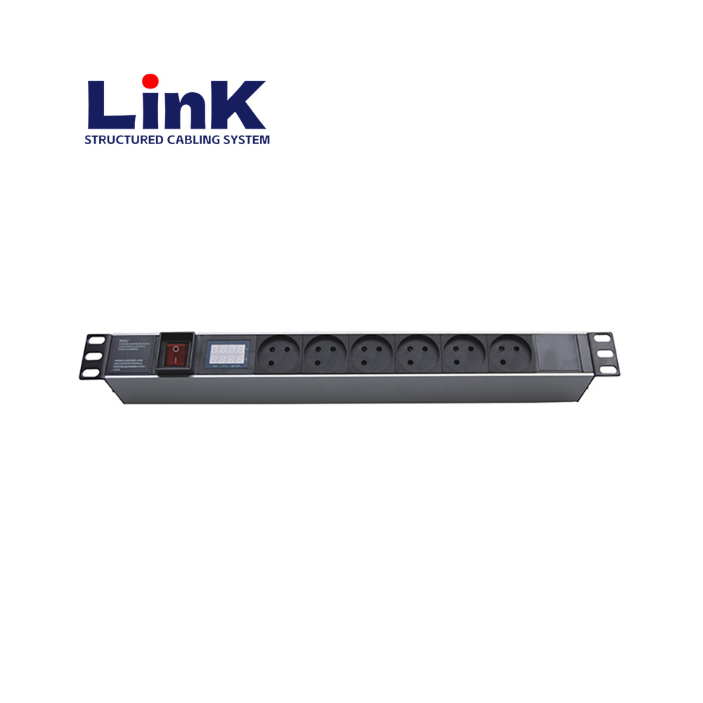 Unité de distribution d'alimentation Low-profile Slim Compact PDU pour une utilisation en réseau