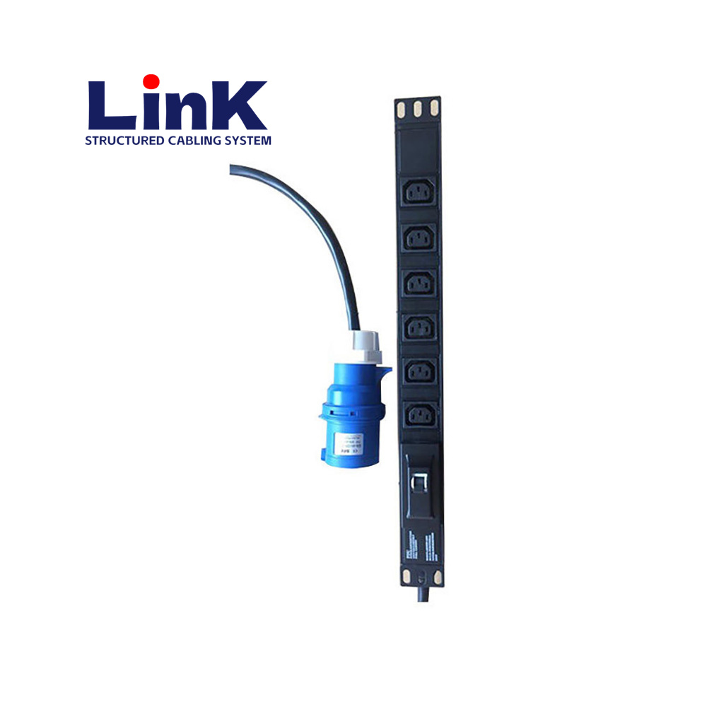 Unité de distribution d'alimentation Low-profile Slim Compact PDU pour une utilisation en réseau